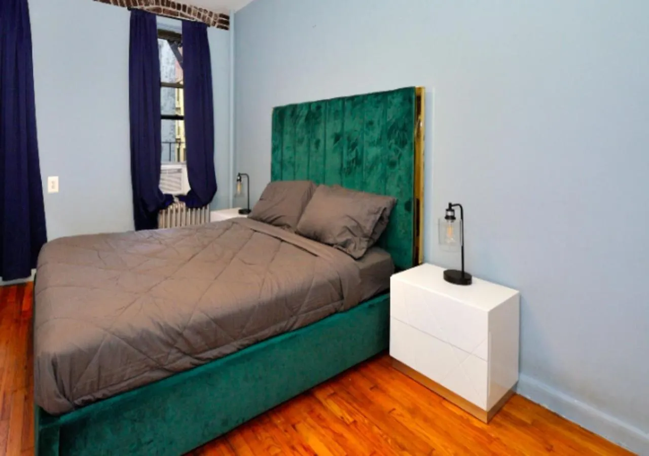 Magnificent 2 Bd 1 Bedroom At Mid West New York Appartement